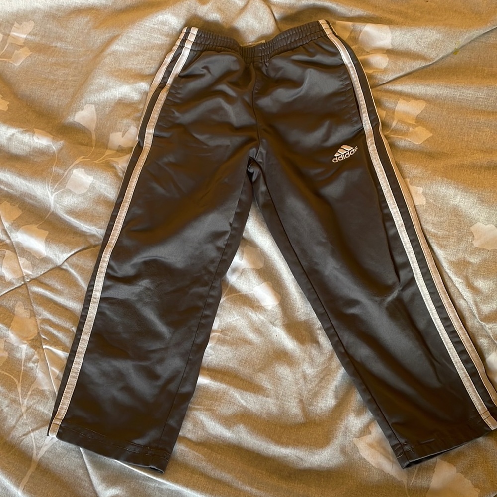 4T adidas gray three-stripe athletic pants